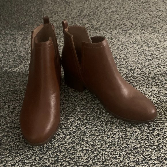 NWOT brown boots - Picture 1 of 1